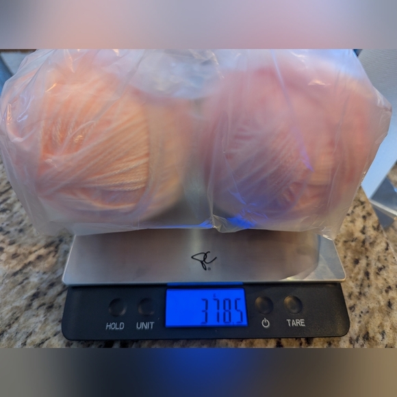 Yarn 2 balls pink and peach Large balls 378g total - Picture 5 of 6